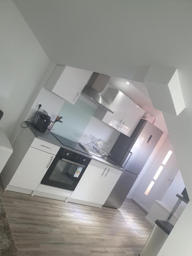 Appartement JoliT3 avec Clim NETFLIX et PRIME à Givors Extérieur photo